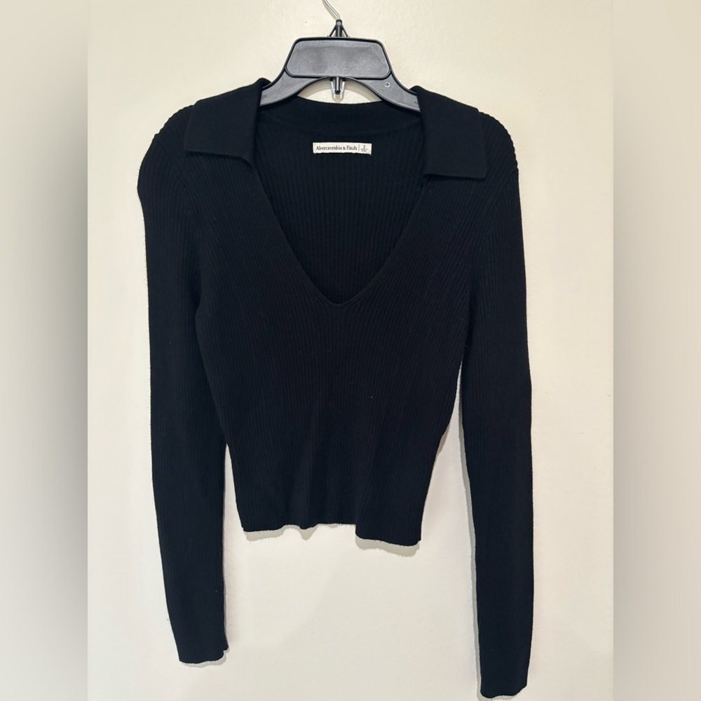 Abercrombie & Fitch Black Ribbed V-Neck Sweater Women’s small